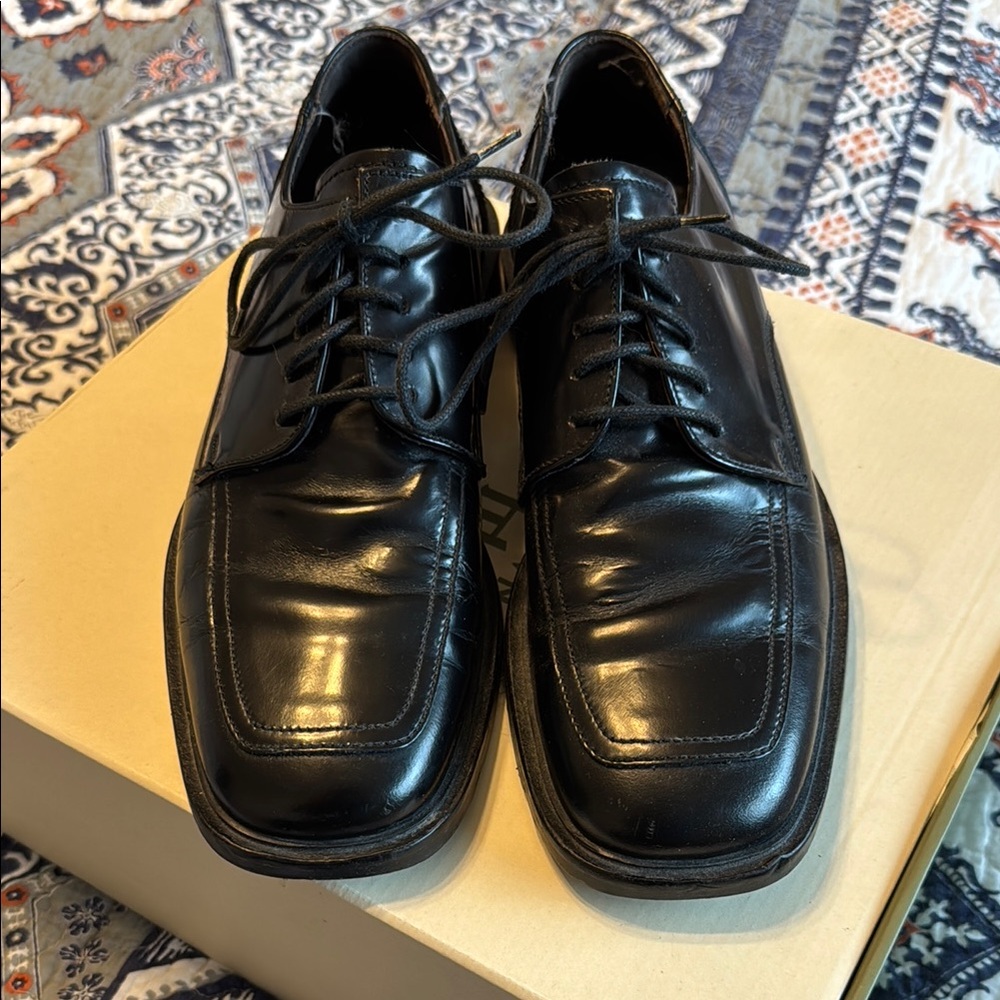 Kenneth Cole Black Leather Dress Shoes